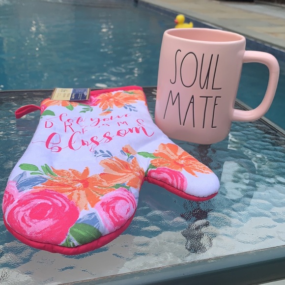 New Rae Dunn SOUL MATE Coffee Mug / Oven Mitt - Picture 9 of 9